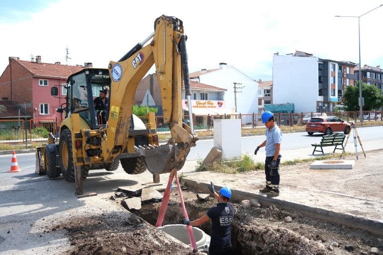 ALTYAPI YENİLEME ÇALIŞMALARI DEVAM EDİYOR