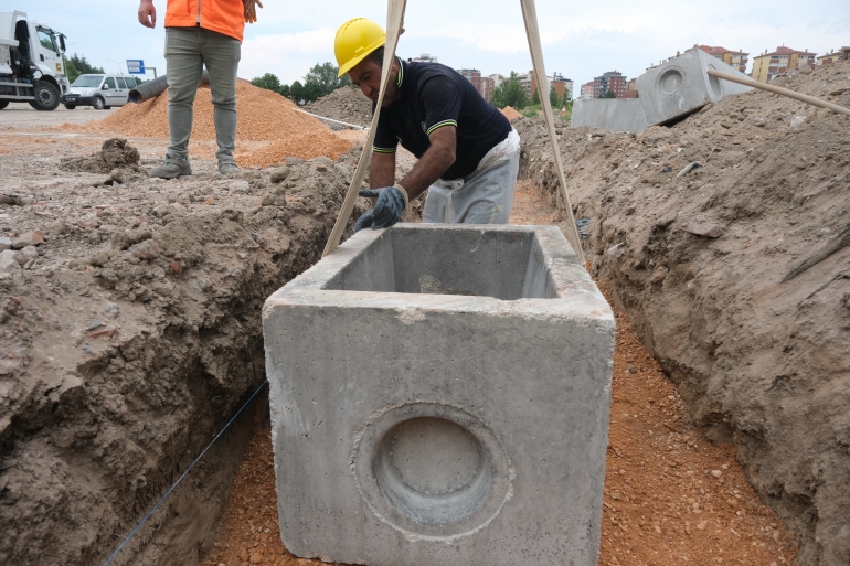 ALTYAPI YENİLEME ÇALIŞMALARI DEVAM EDİYOR