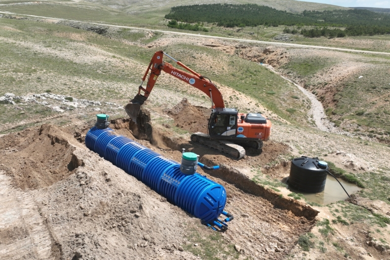 SİVRİHİSAR'DA İKİ NOKTADA ALTYAPI ÇALIŞMASI