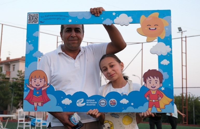 SİVRİHİSAR'DA AİLELER SU KAHRAMANI OLDU