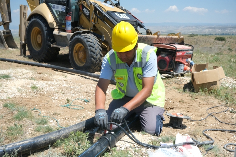 DOĞRAY'DA SU ALTYAPISI KAYNAKTAN ŞEBEKEYE YENİLENDİ