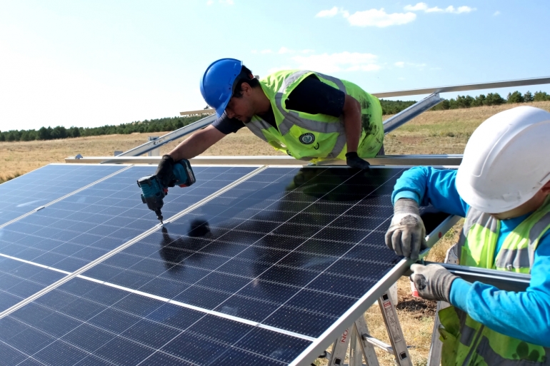 GÜNEŞ ENERJİSİ KIRSAL ALTYAPININ HİZMETİNDE